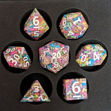 OZMTG -  Resin Dice with Hundreds & Thousands - Clear
